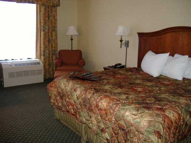 Hampton By Hilton Brattleboro Hotel Room photo